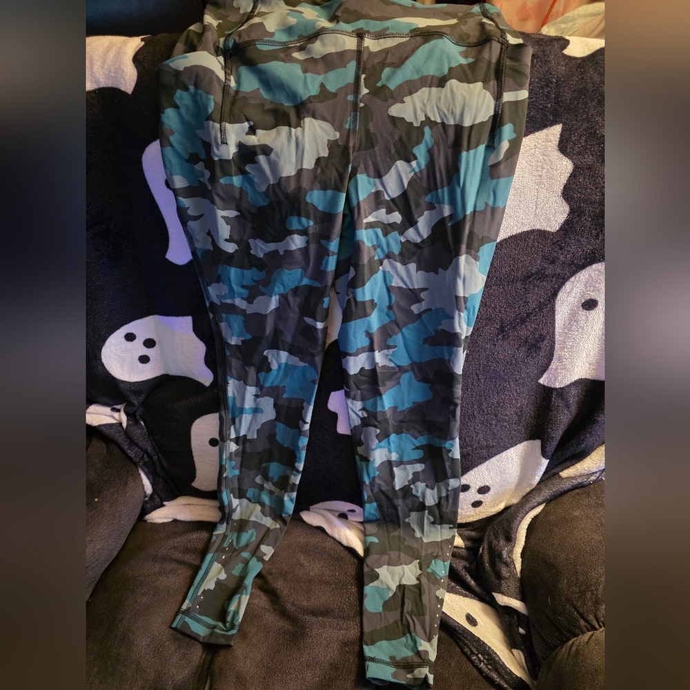 Womens Lululemon Camouflage Joggers - Blue and Black